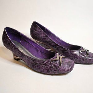NEW Andiamo purple lizard print wedges